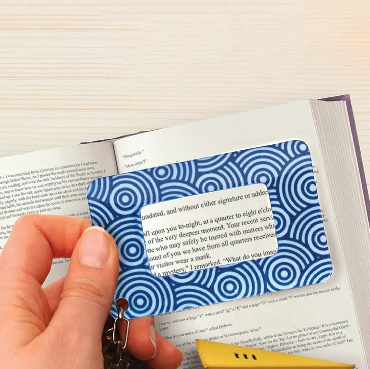 Wallet Magnifier