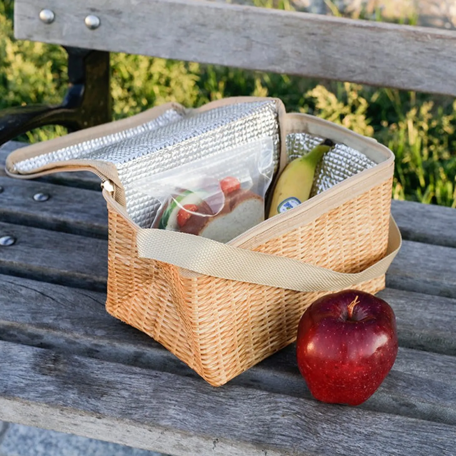 Wicker Lunch Box